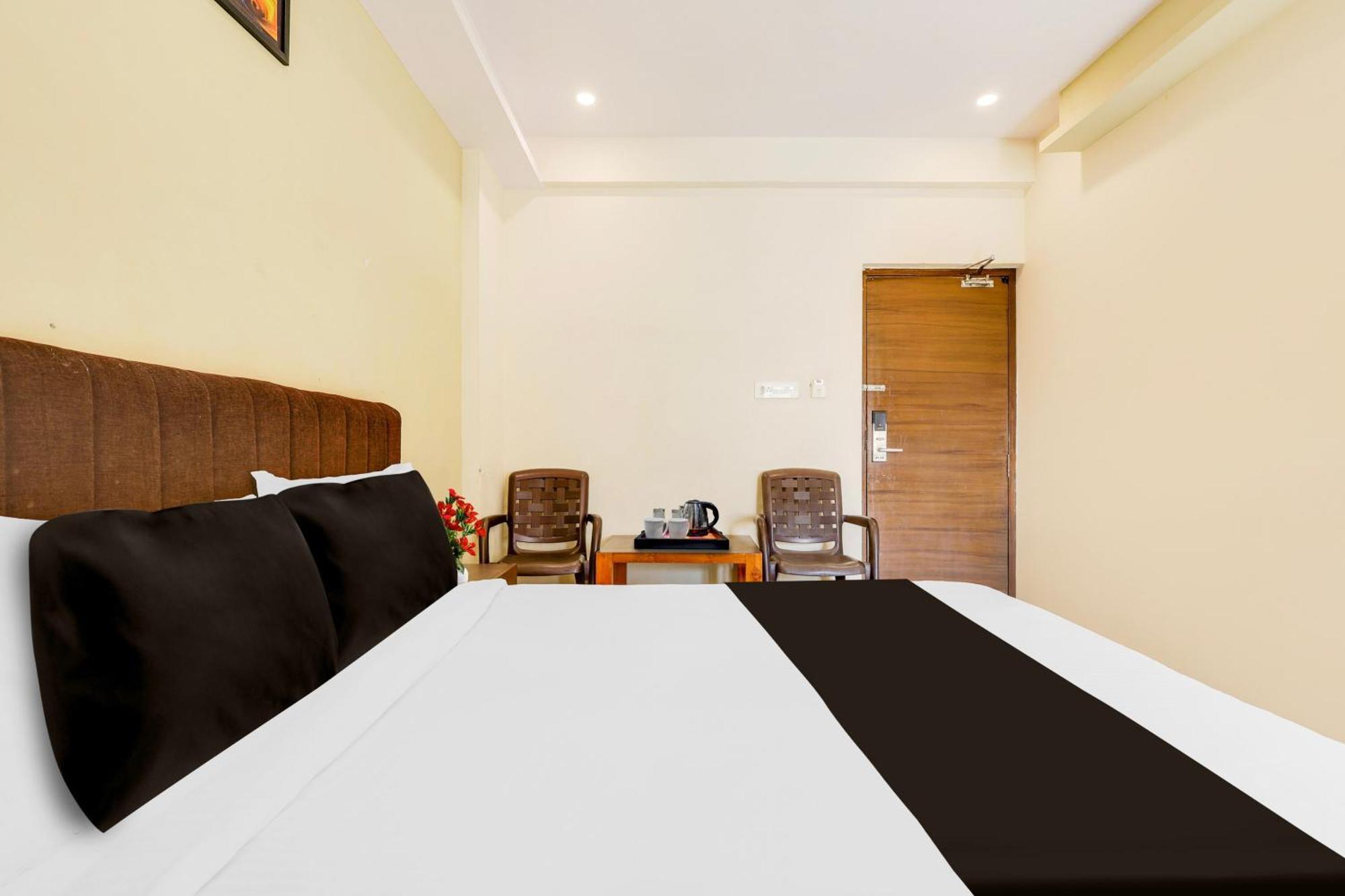 Hotel Super Townhouse Dwarka Nagar Near Ramatalkies Višákhapatnam Exteriér fotografie