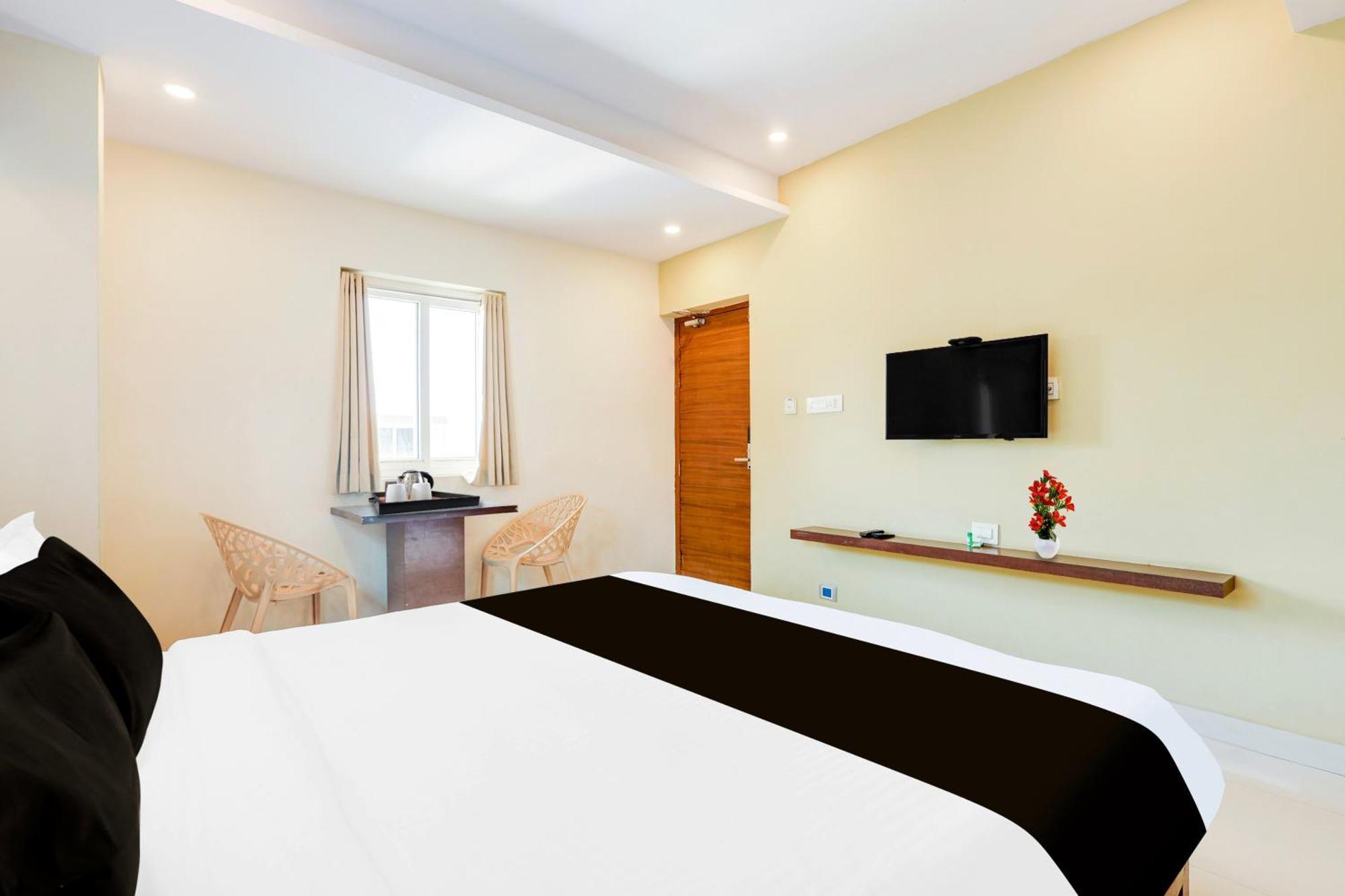 Hotel Super Townhouse Dwarka Nagar Near Ramatalkies Višákhapatnam Exteriér fotografie